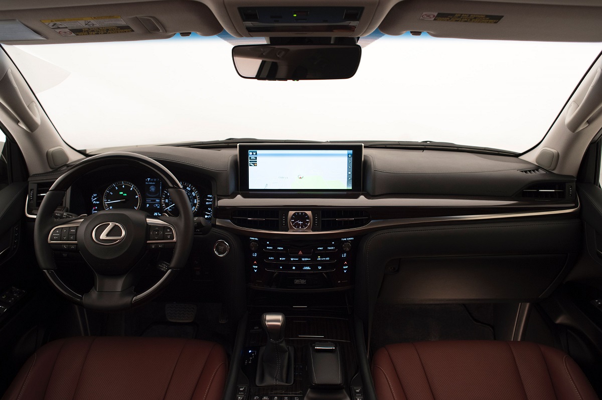 2016 Lexus LX 570 內裝