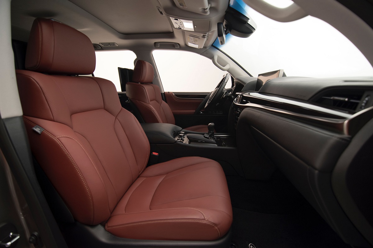 2016 Lexus LX 570座椅
