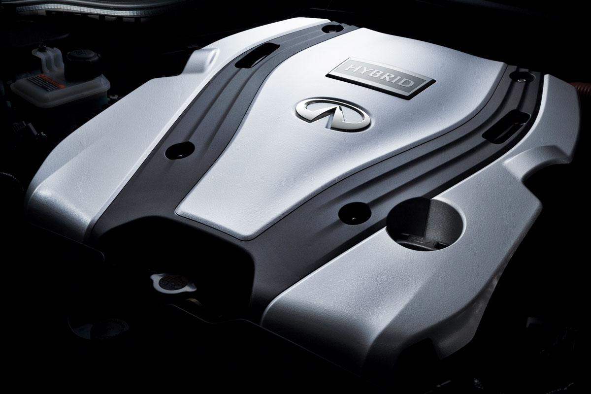 Q50S Hybrid以POWER HYBRID 性能油電科技，爆發364ps的驚人馬力，讓Q50S Hybrid僅需5.1秒便可完成0-100km/h加速，凌駕同級油電轎跑車。