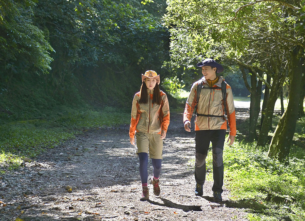 MERRELL提出聰明保暖穿搭主張,透過「內排、外防、中保暖」的「三明治」穿法,打造三層防護