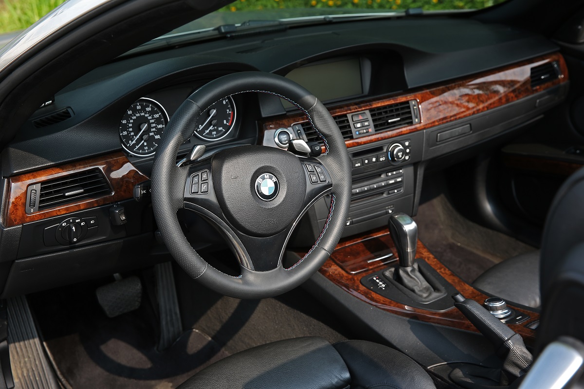 SJ Auto BMW E93 335i