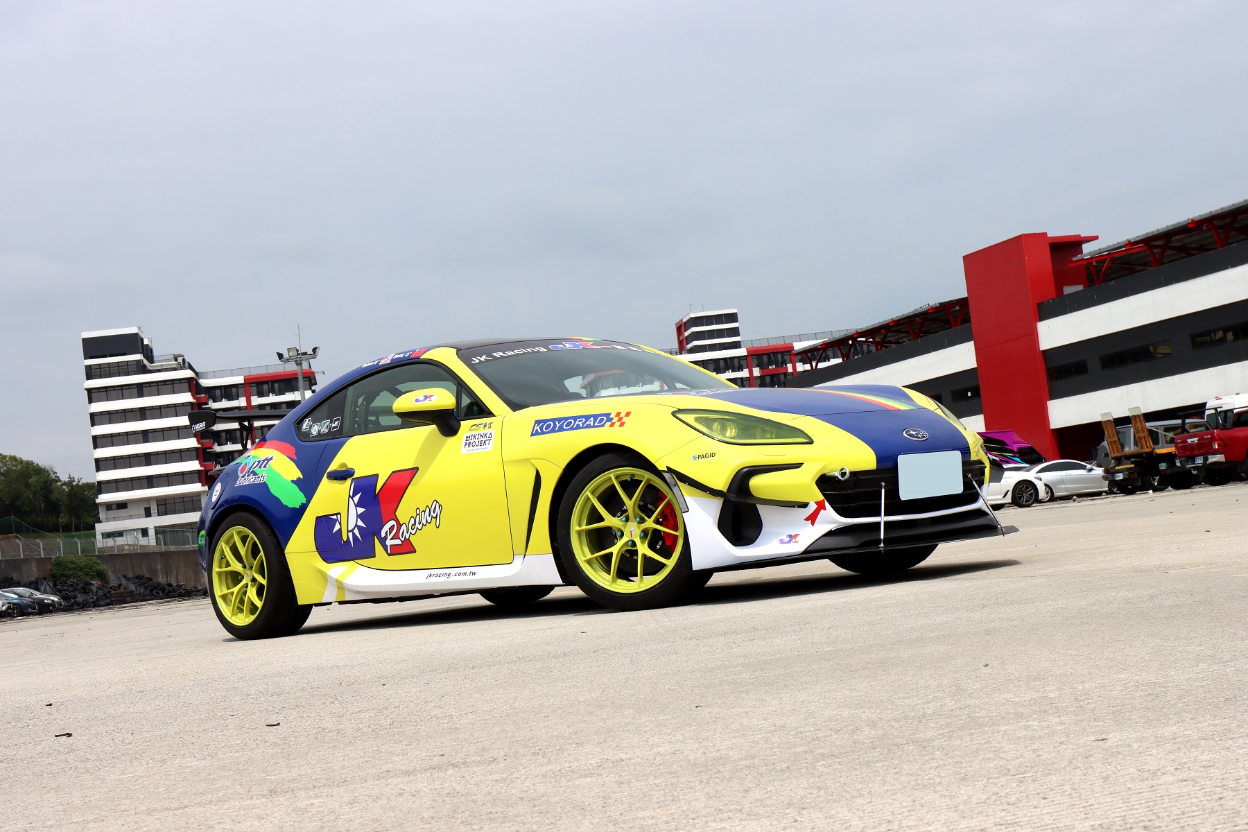 【改裝實戰】JK Racing BRZ廠車現身(上)專為1小時耐久賽改造 | 改裝實戰 | CARNEWS